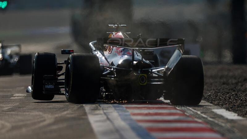 Verstappen furioso dopo le qualifiche Sprint in Cina: &ldquo;Un disastro totale, la macchina non ha grip&rdquo;