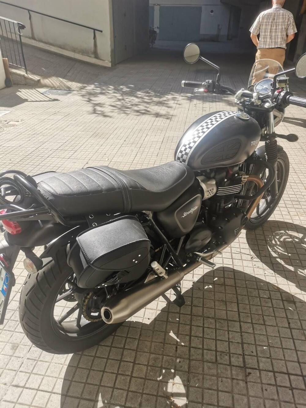 Triumph Street Twin 900 (2017 - 18)