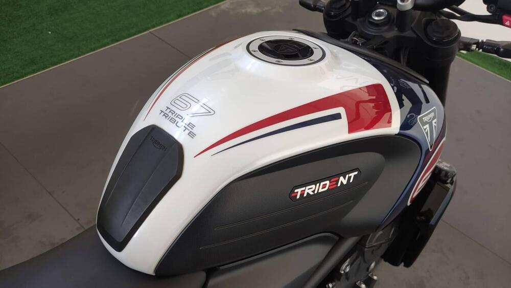 Triumph Trident 660 Triple Tribute Edition (2024) (5)