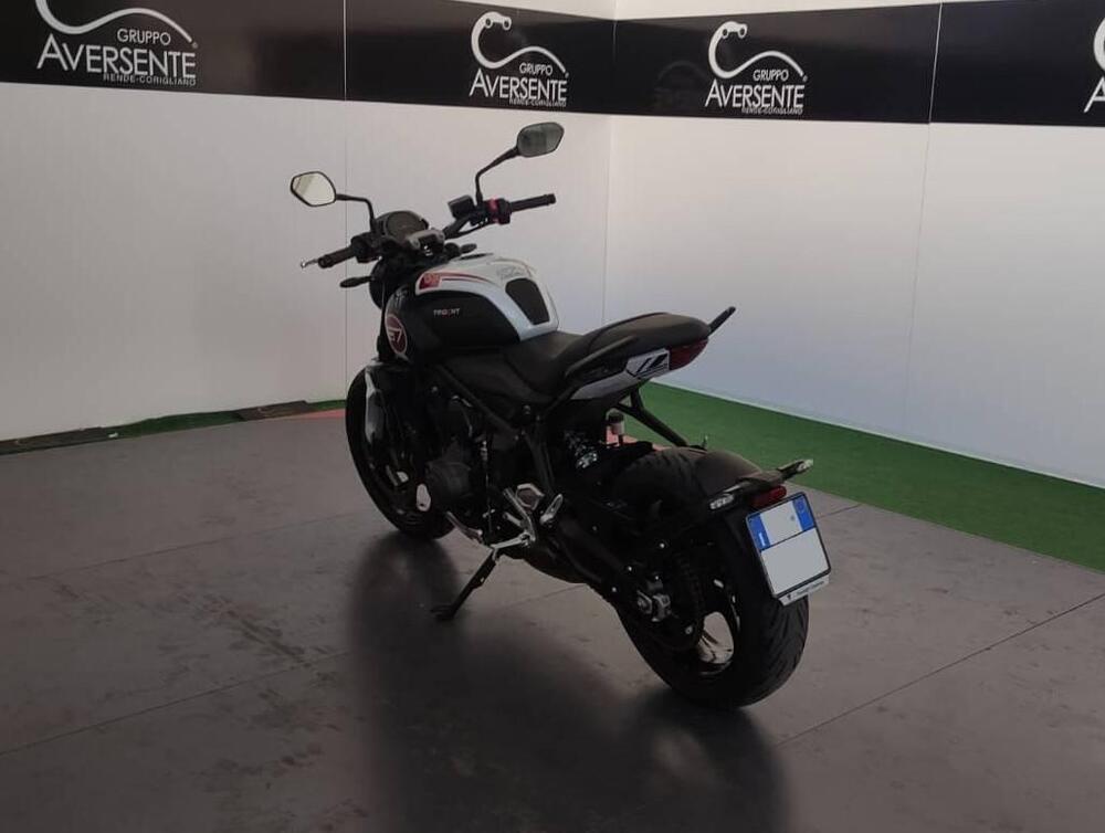 Triumph Trident 660 Triple Tribute Edition (2024) (9)