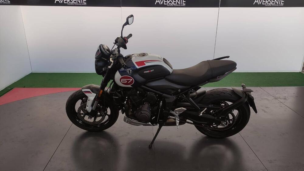 Triumph Trident 660 Triple Tribute Edition (2024) (12)