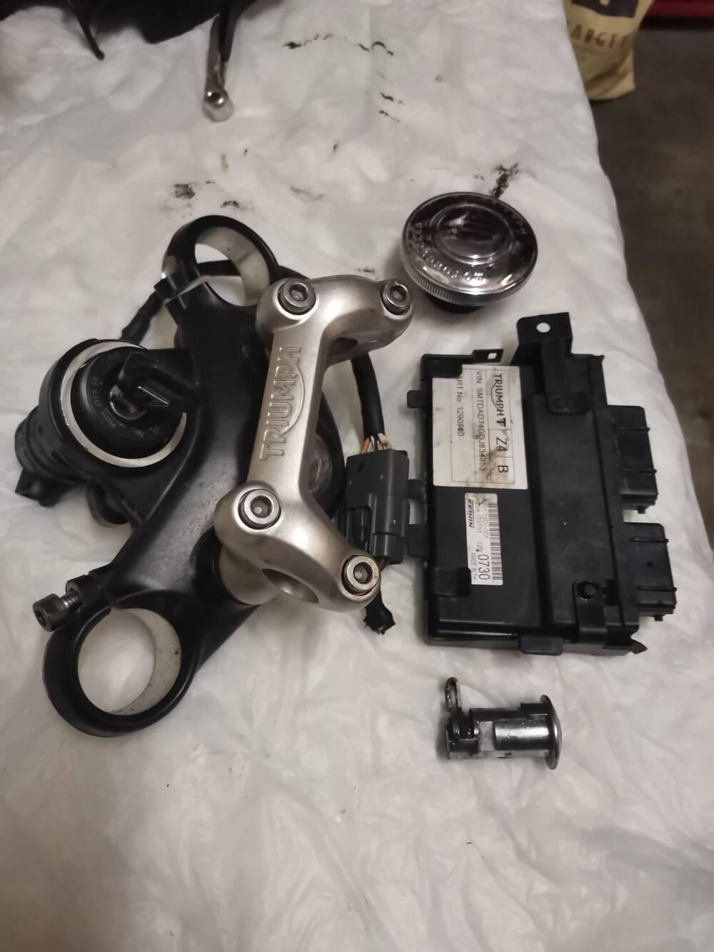 Ricambi triumph speed twin 900 100 % (6)