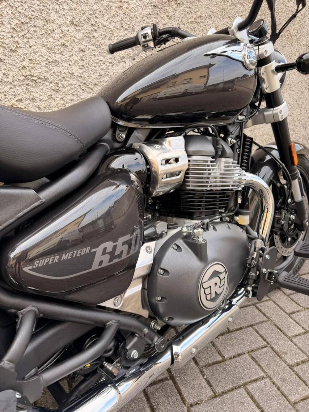 Royal Enfield Super Meteor 650 (2023 - 26) (4)