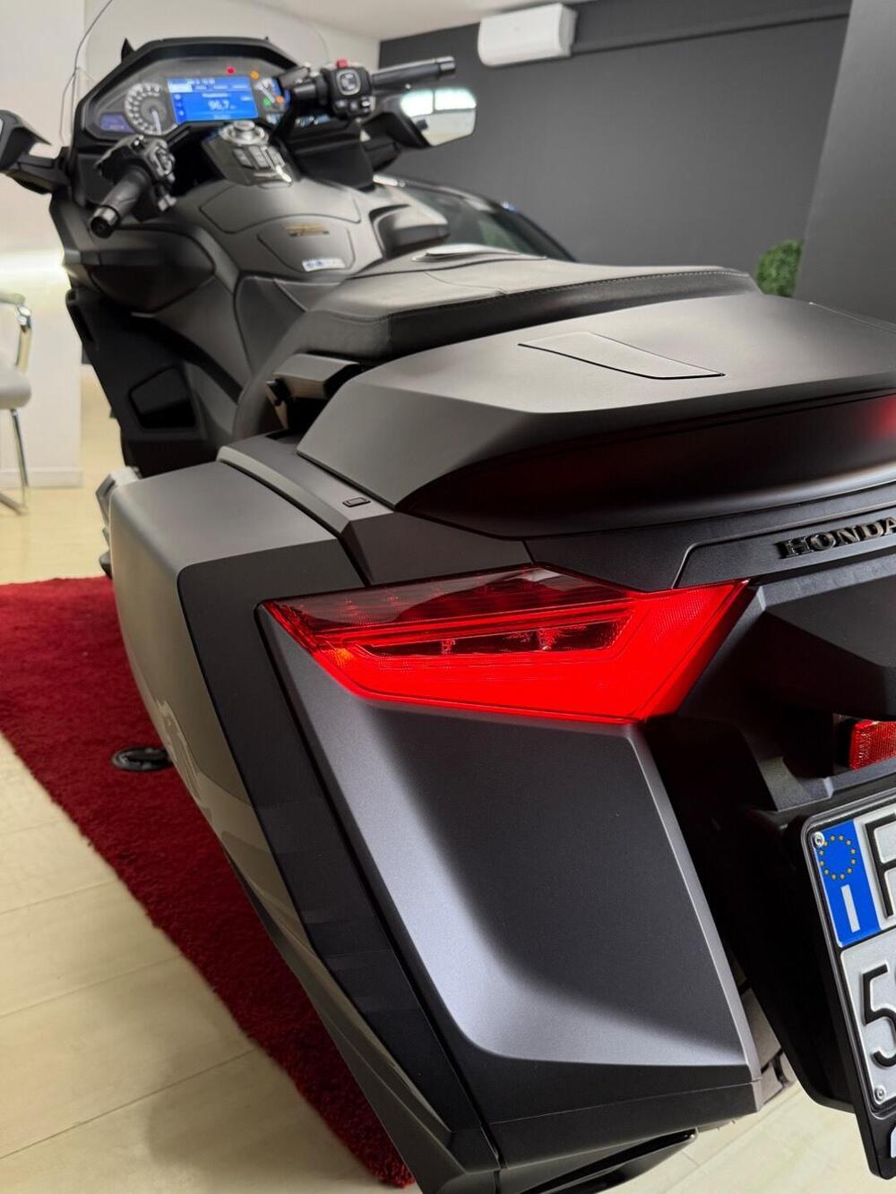 Honda GL 1800 Gold Wing 50° Anniversario (2025 - 26) (6)