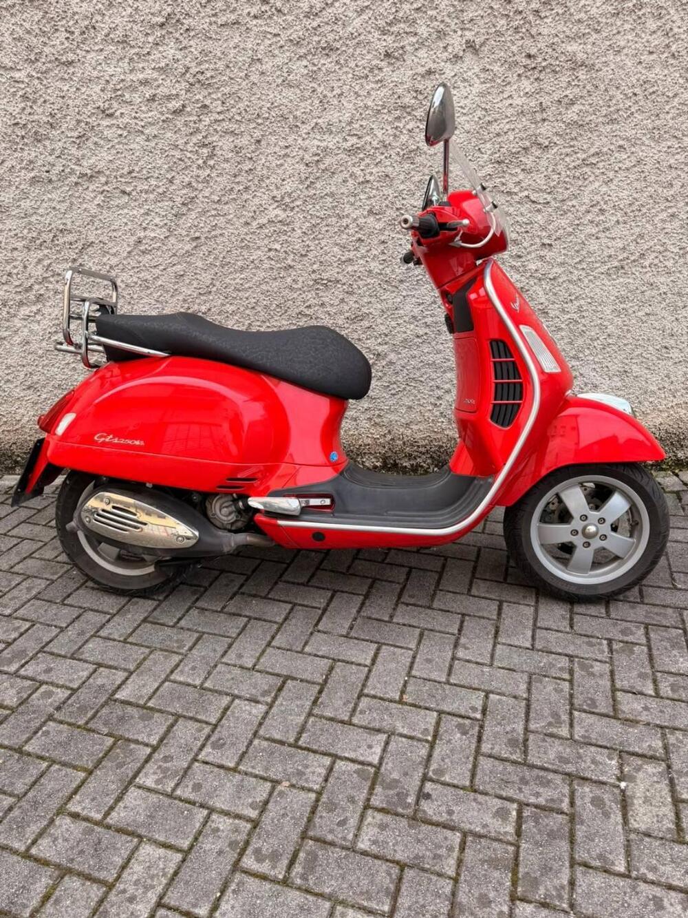 Vespa GTS 250 i.e. (3)