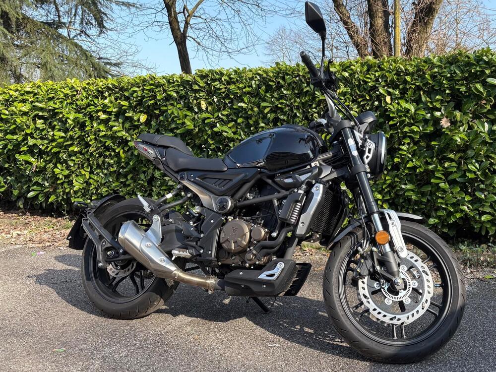 Voge Trofeo 300AC (2021 - 26) (2)