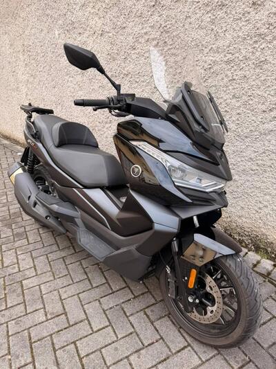 Voge Sfida SR4 MAX (2024 - 26) usata