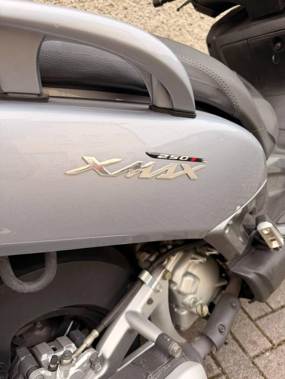 Yamaha X-Max 250 (2007 - 09) (4)