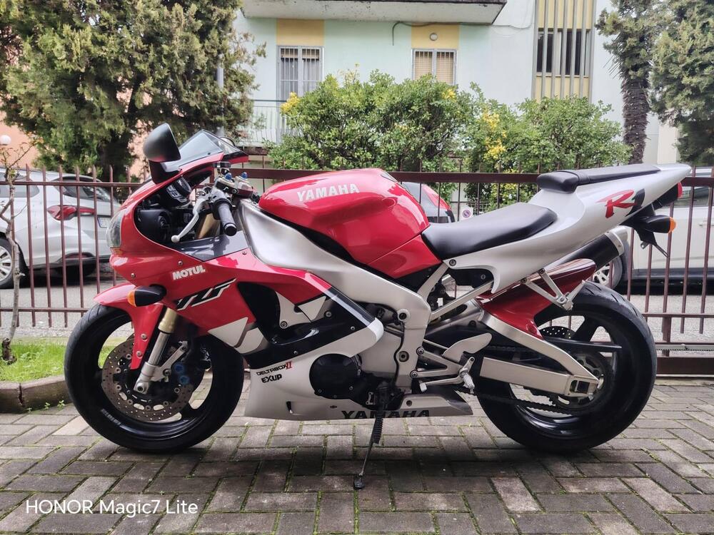 Yamaha YZF R1 (1998 - 99)