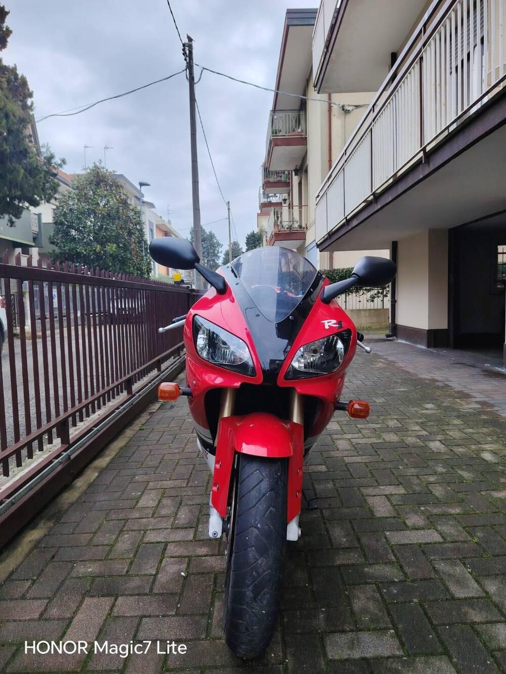 Yamaha YZF R1 (1998 - 99) (2)