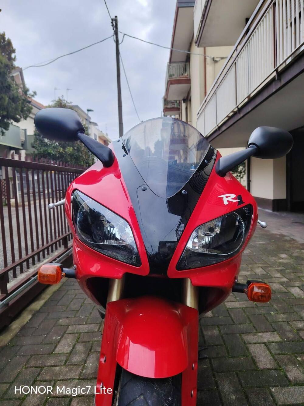 Yamaha YZF R1 (1998 - 99) (5)