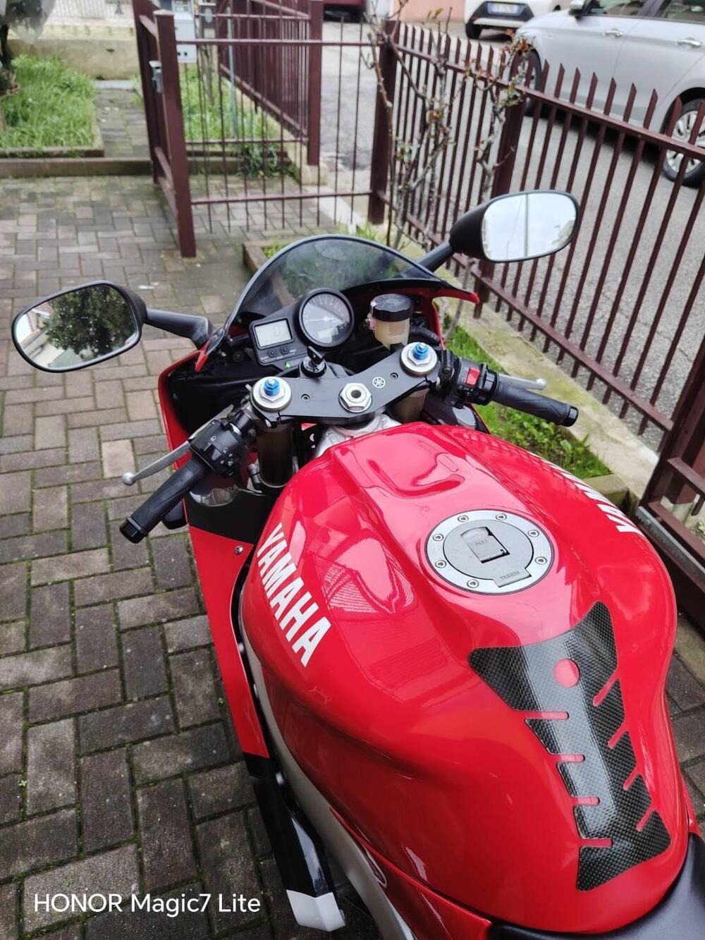 Yamaha YZF R1 (1998 - 99) (7)