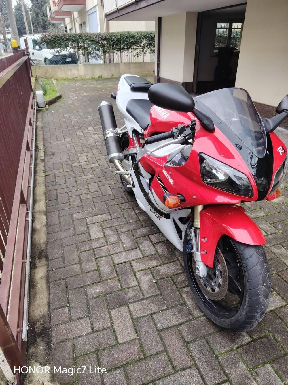 Yamaha YZF R1 (1998 - 99) (8)