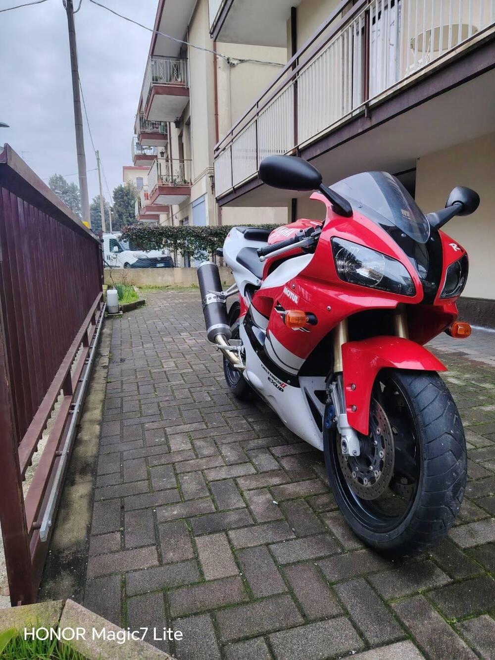 Yamaha YZF R1 (1998 - 99) (10)