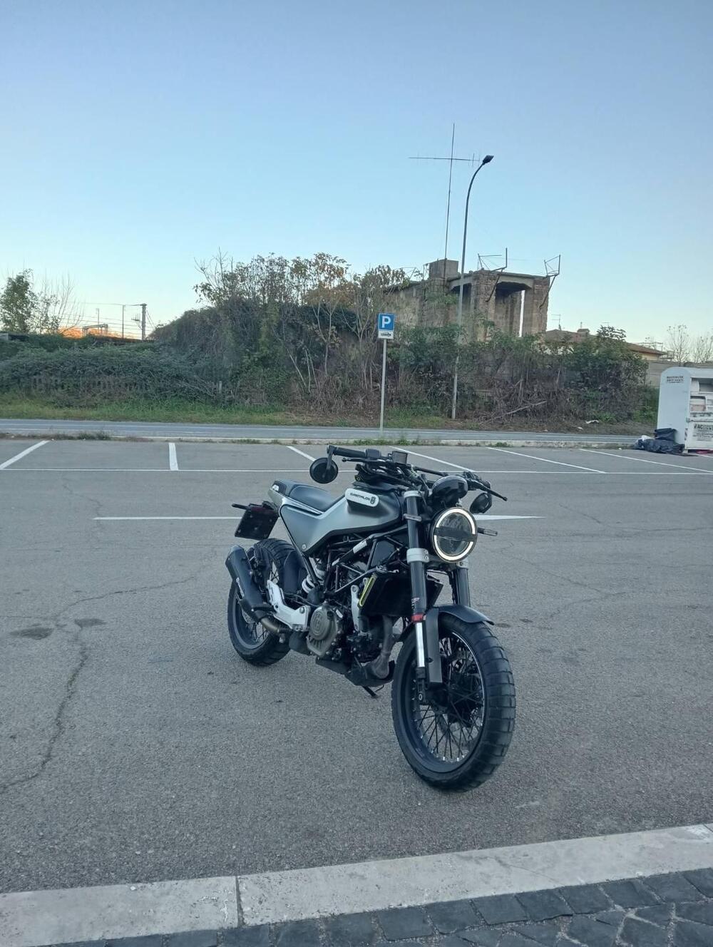 Husqvarna Svartpilen 125 (2021 - 23) (4)