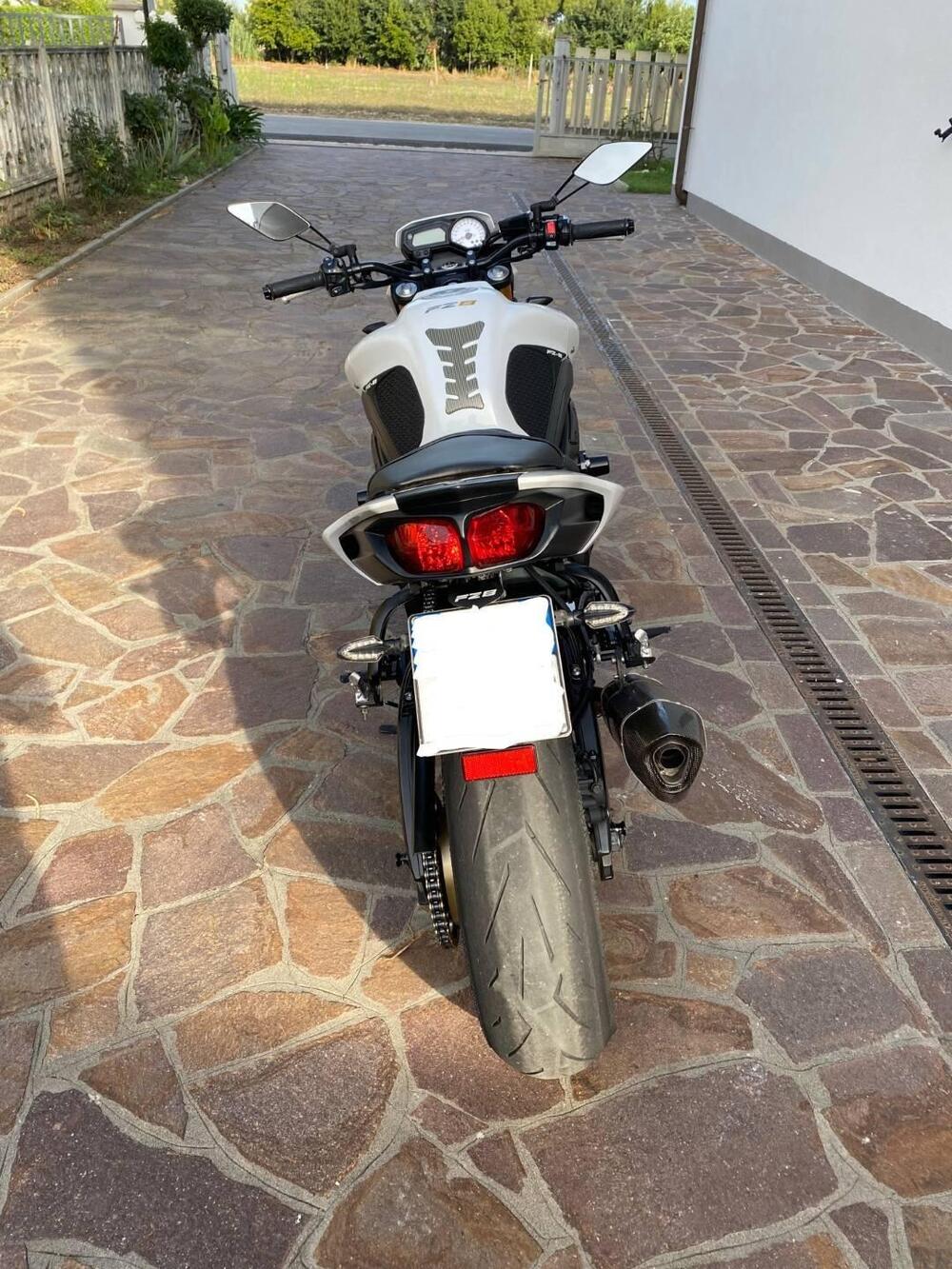 Yamaha FZ8 (2010 - 12) (4)