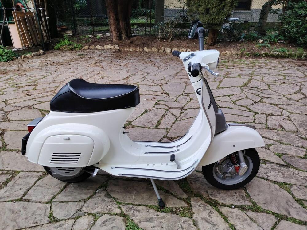 Piaggio Vespa 50 Special (2)