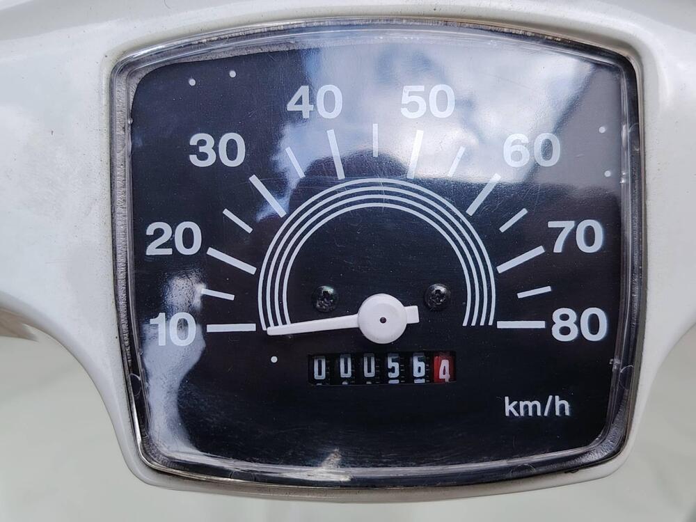 Piaggio Vespa 50 Special (5)