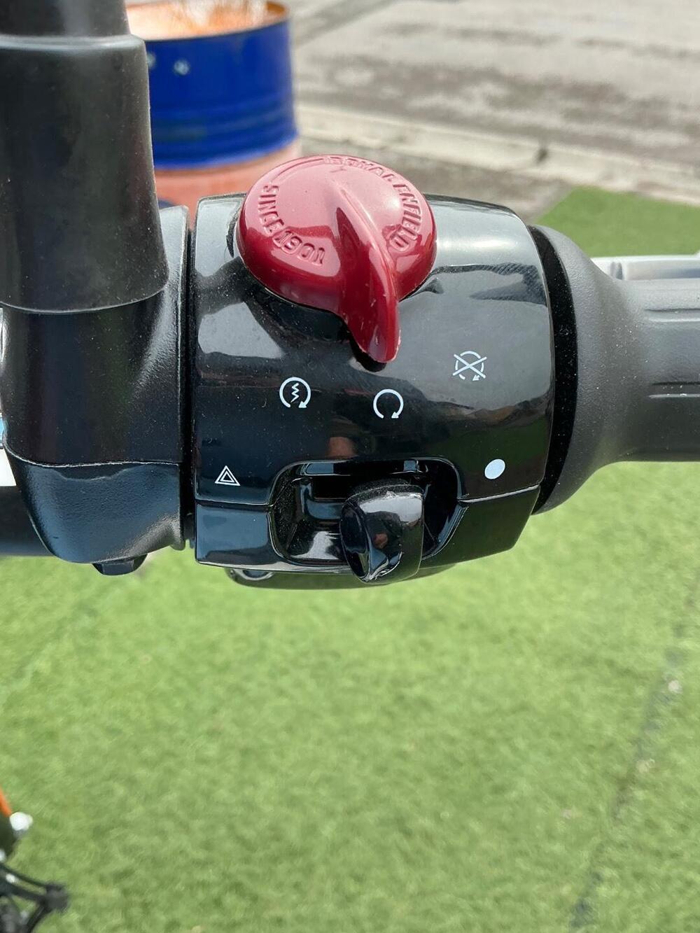 Royal Enfield Meteor 350 Aurora (2024 - 26) (14)