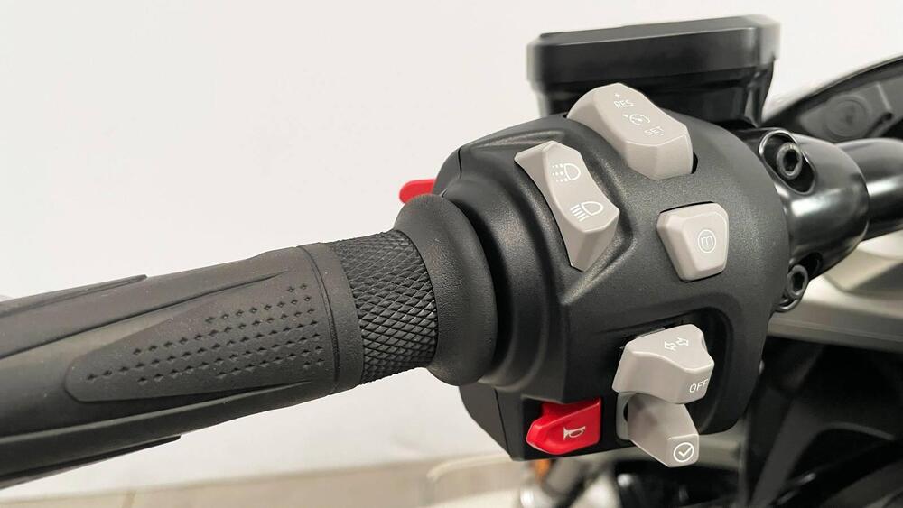 Triumph Rocket 3 R (2021 - 24) (14)