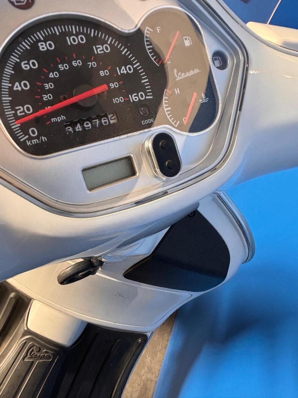 Vespa GTS 300 (2010 - 14) (3)