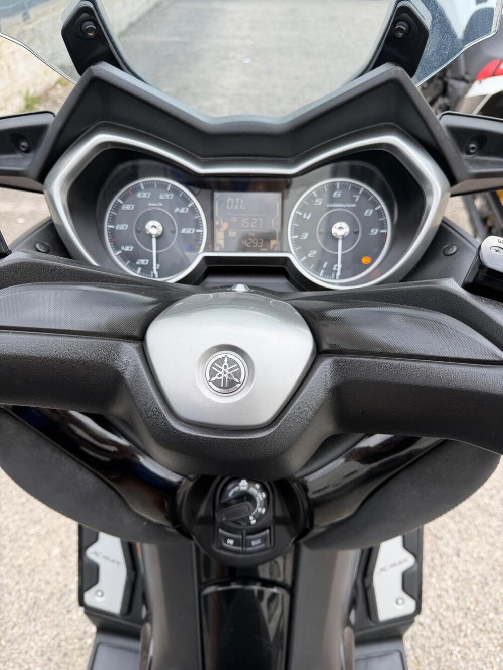 Yamaha X-Max 300 Tech Max (2021 - 24) (5)