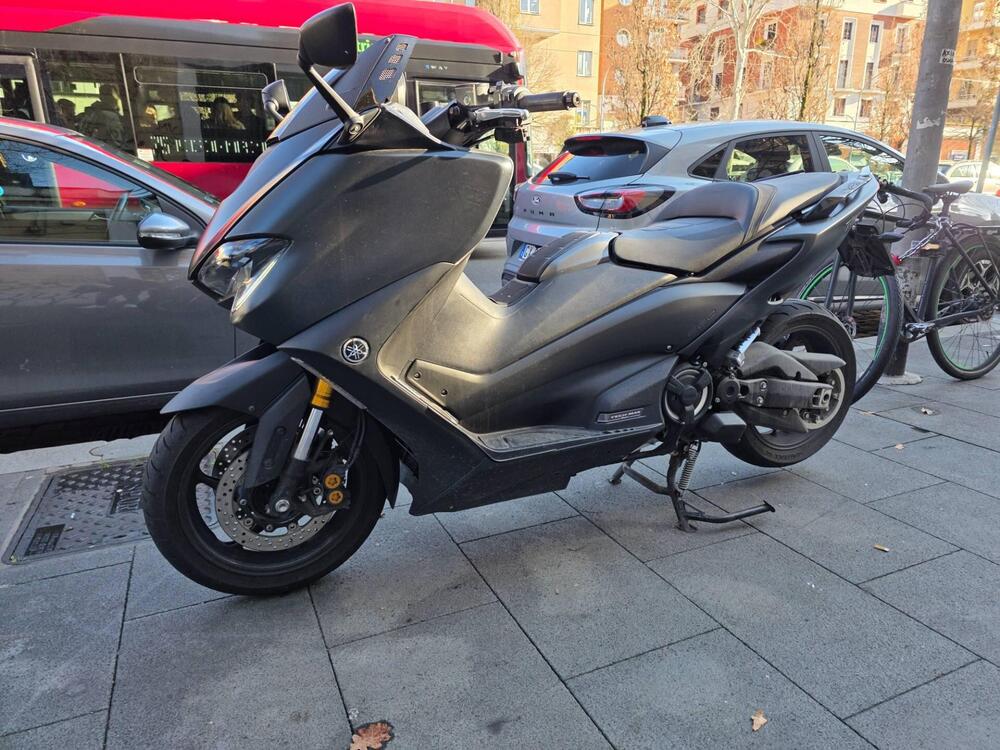 Yamaha T-Max 560 Tech Max (2020) (2)