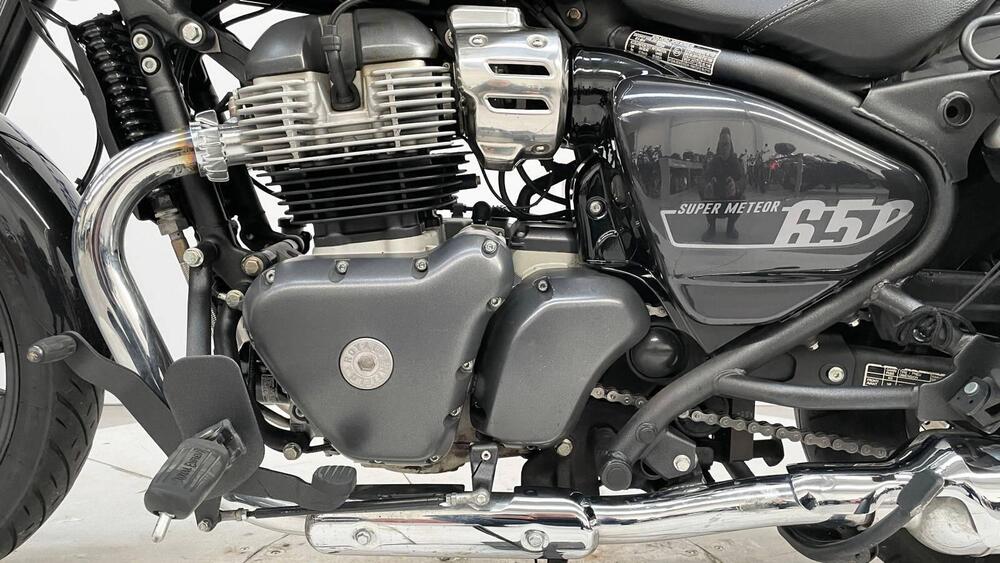 Royal Enfield Super Meteor 650 (2023 - 26) (4)
