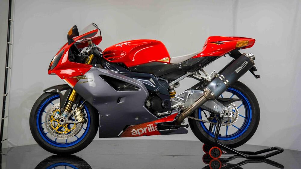 Aprilia RSV 1000 R Factory (2004 - 05) (2)