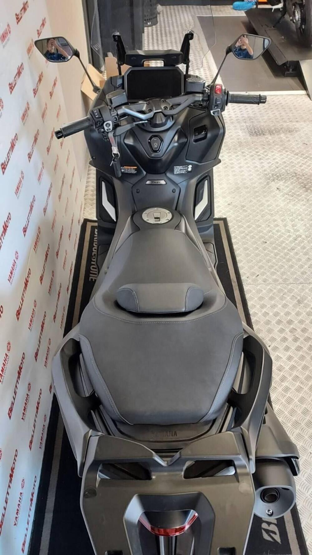 Yamaha T-Max 560 (2022 - 24) (5)