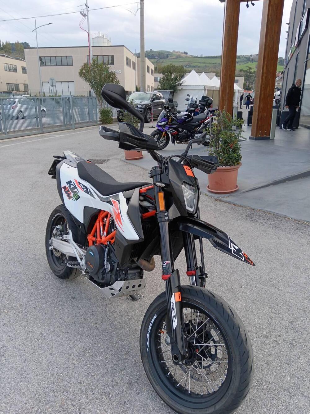 KTM 690 SMC R (2019 - 20) (2)