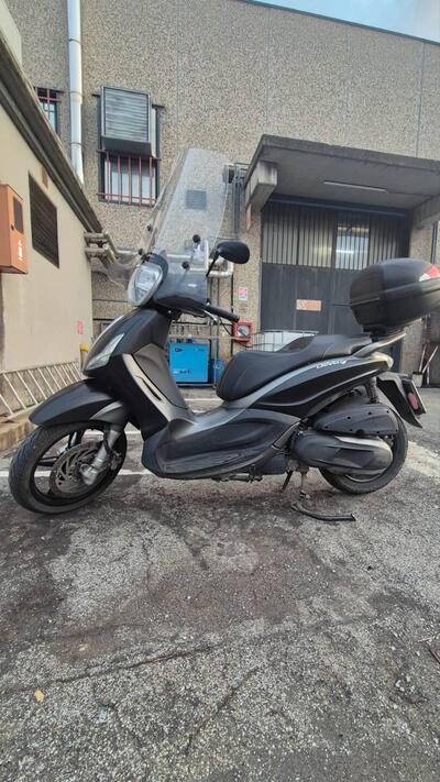 Piaggio Beverly 350 SportTouring ie ABS (2011 - 17) usata