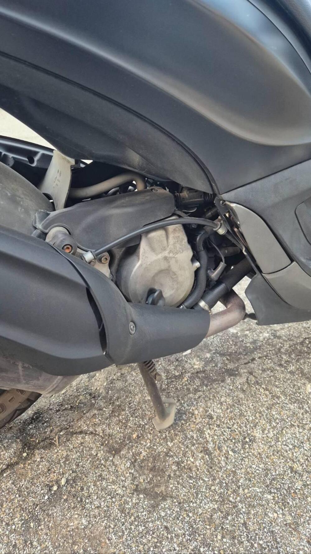 Piaggio Beverly 350 SportTouring ie ABS (2011 - 17) (5)