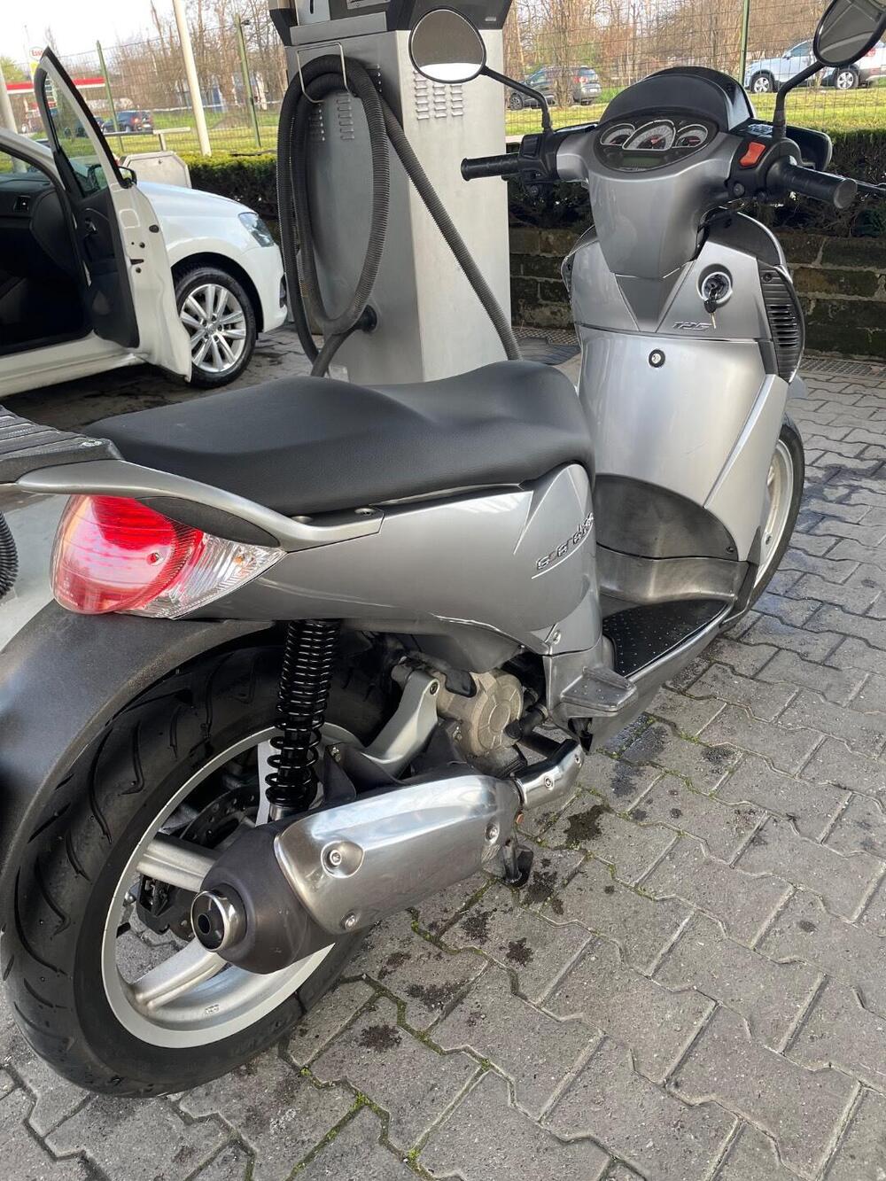 Aprilia Scarabeo 125 (2007 - 12) (2)