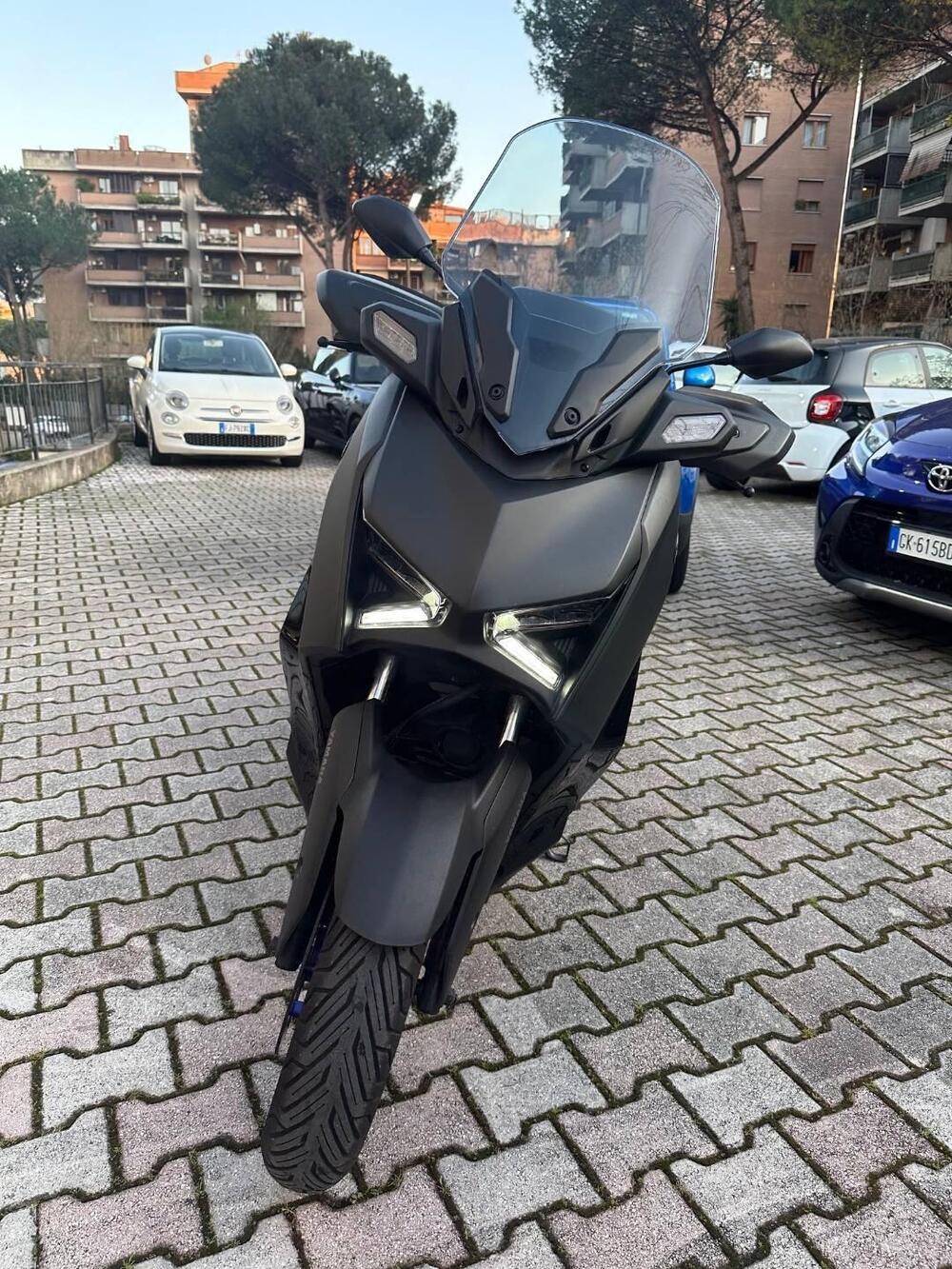 Yamaha X-Max 300 (2025 - 26) (2)