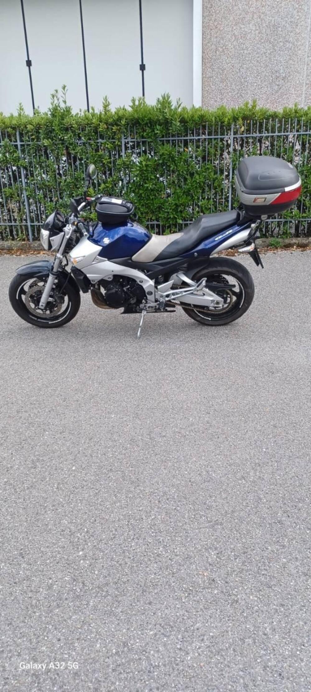 Suzuki GSR 600 (2006 - 11) (2)