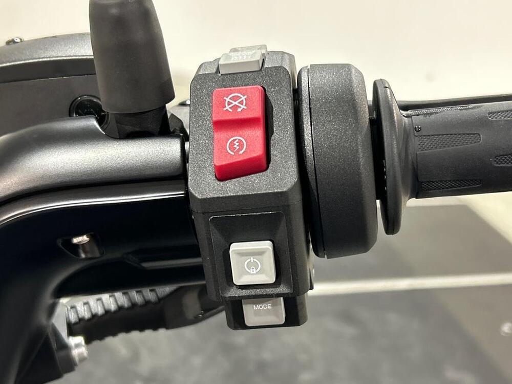 Bmw CE 02 AM (2024 - 26) (8)