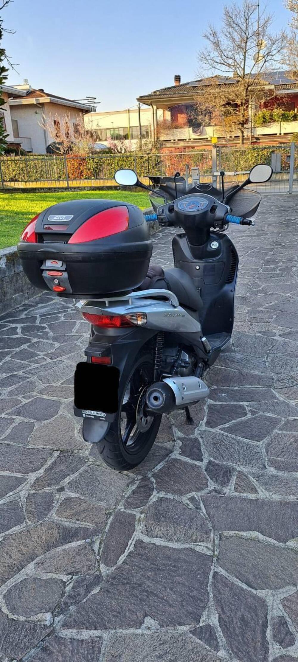 Suzuki SIXteen 150 (2007 - 14) (2)