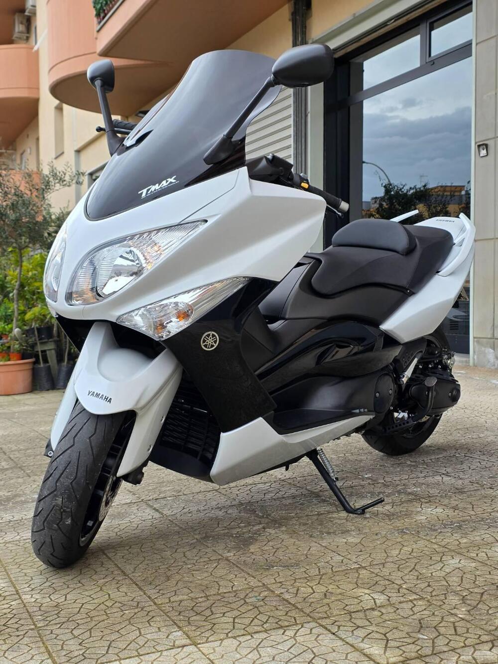 Yamaha T-Max 500 White Max (2010 - 11) (2)