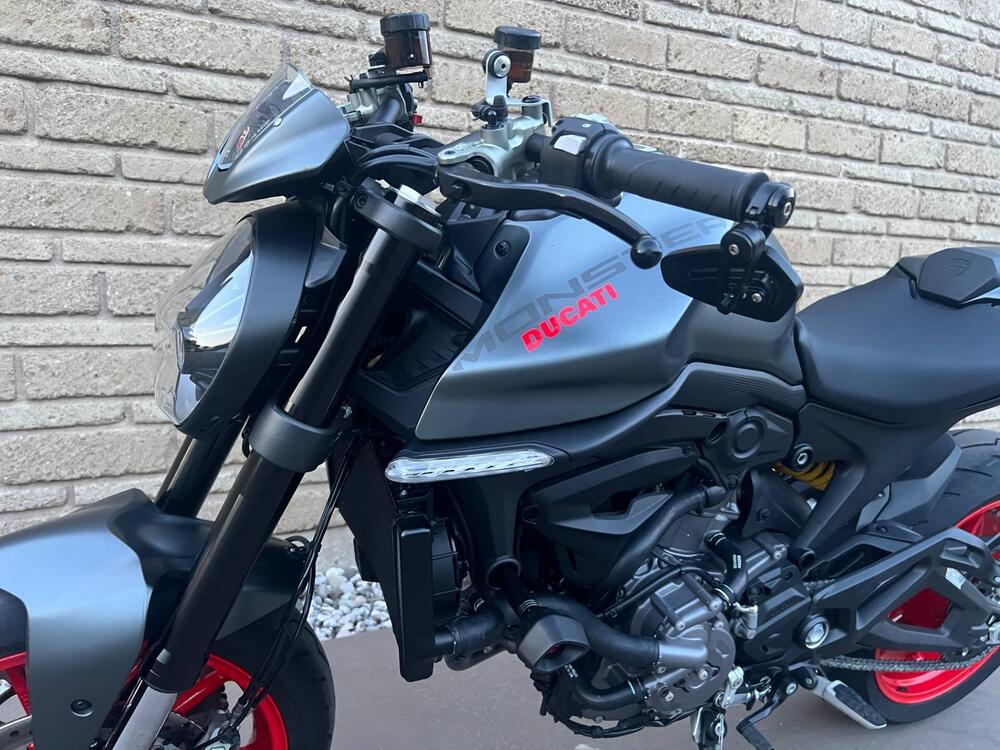 Ducati Monster 937 + (2021 - 25) (4)
