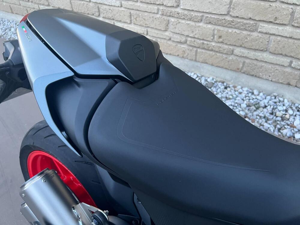 Ducati Monster 937 + (2021 - 25) (10)