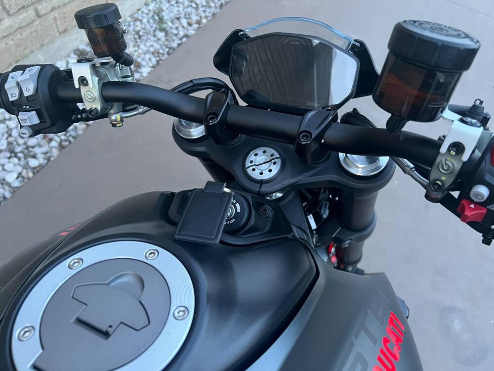 Ducati Monster 937 + (2021 - 25) (12)