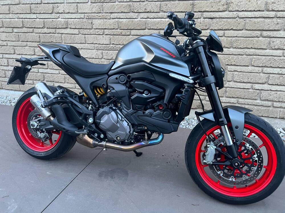 Ducati Monster 937 + (2021 - 25)