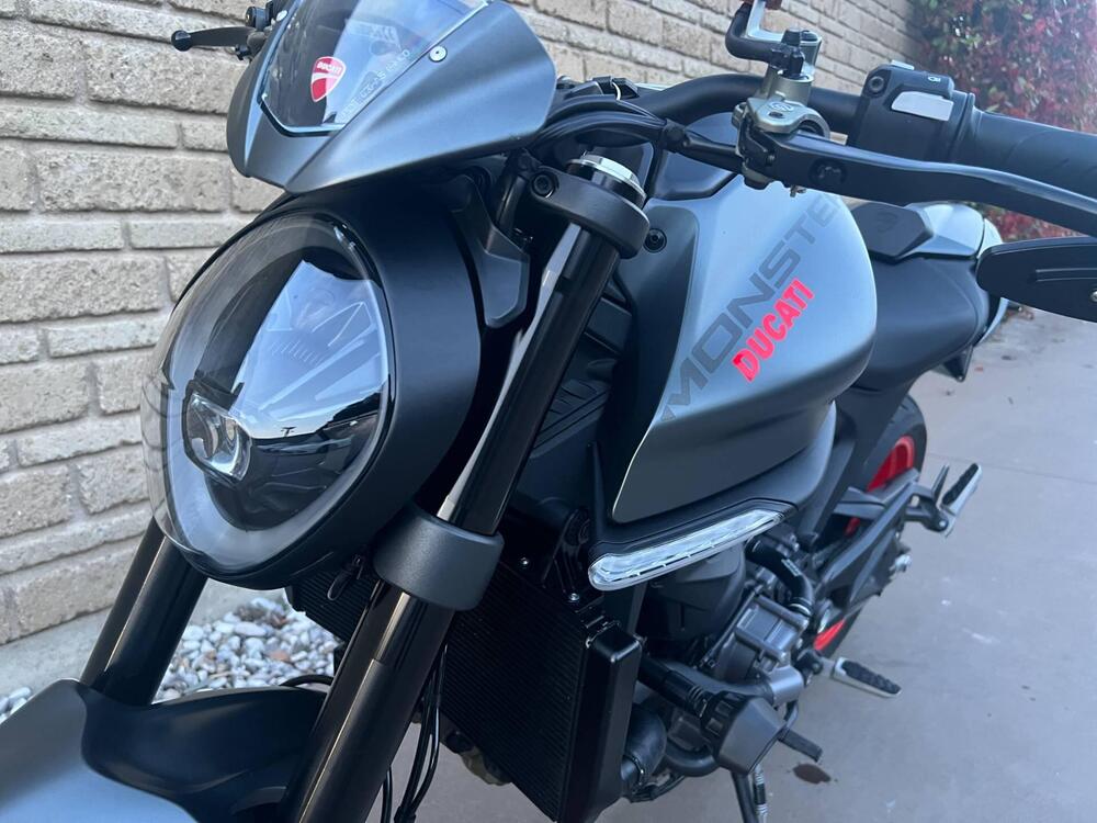 Ducati Monster 937 + (2021 - 25) (14)
