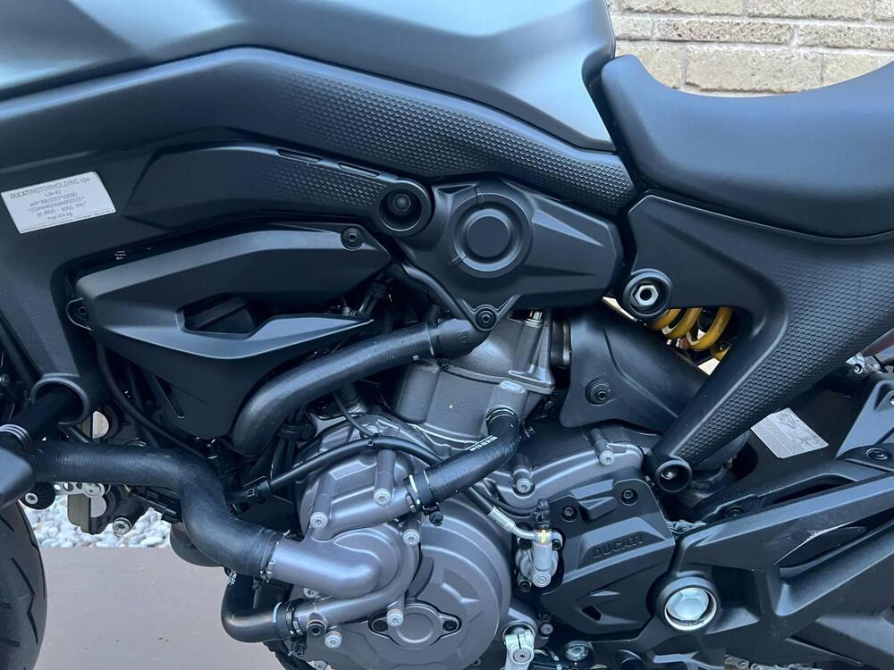 Ducati Monster 937 + (2021 - 25) (15)