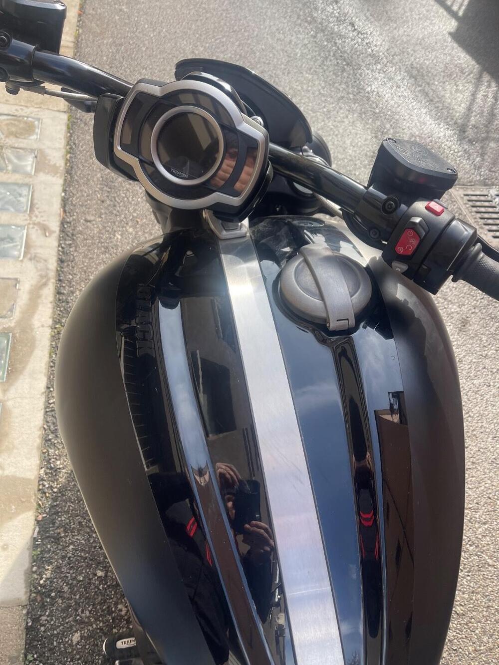 Triumph Rocket 3 R (2021 - 24) (2)