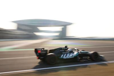 F1, Sprint GP Cina 2026 LIVE: Russell scatta dalla pole, Ferrari a caccia e McLaren pronta a sorprendere