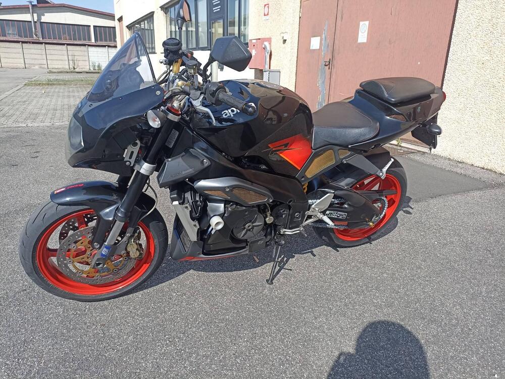 Aprilia Tuono 1000 R (2004 - 05) (4)