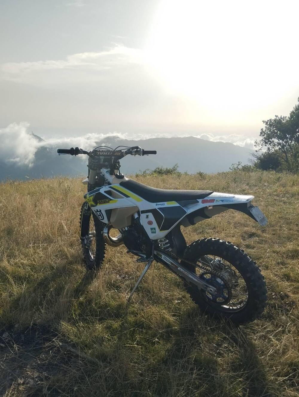 Husqvarna TE 300i (2018) (2)