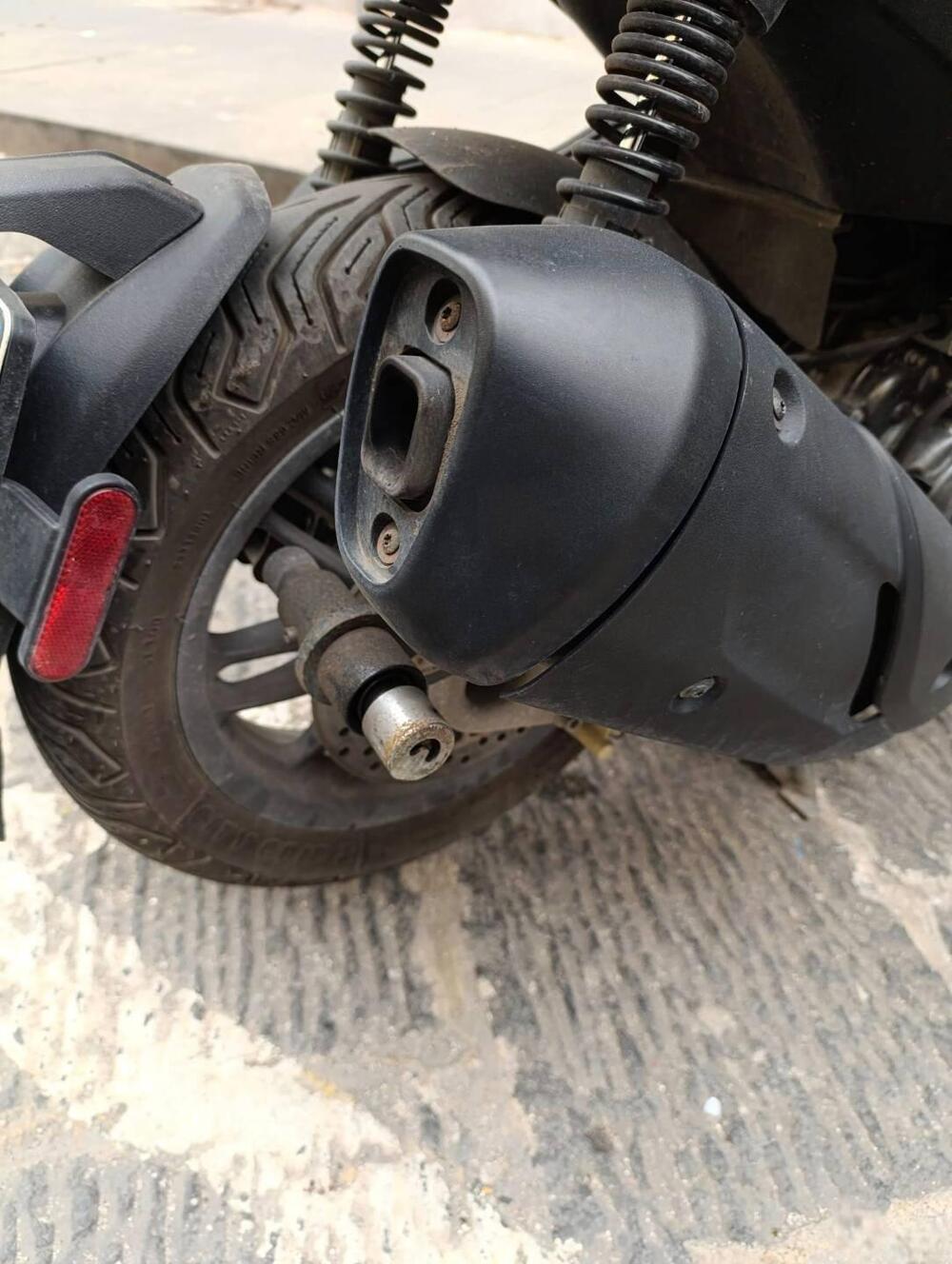 Piaggio Beverly 300 S ABS-ASR (2021 - 25) (2)